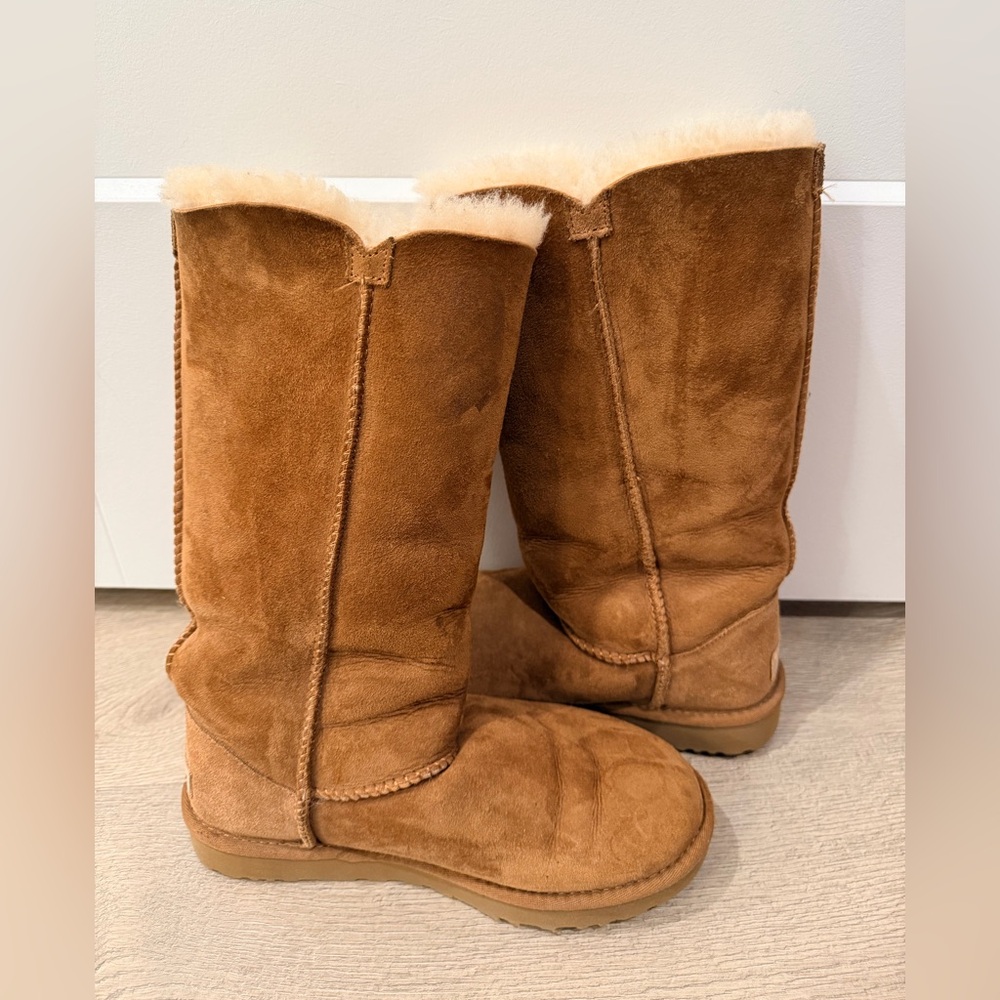 UGG Tan Suede Boots with Shearling - Picture 5 of 6